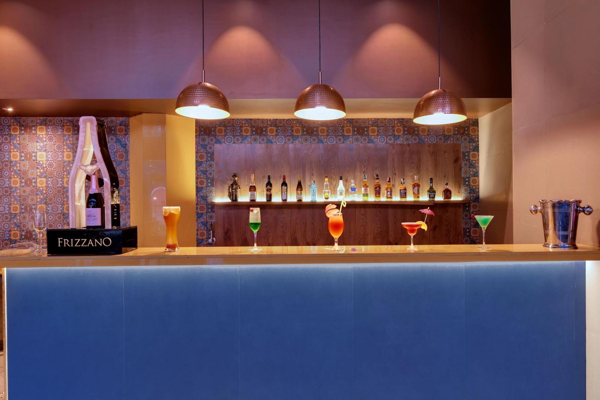 Quality Inn Regency, Nashik Bagian luar foto