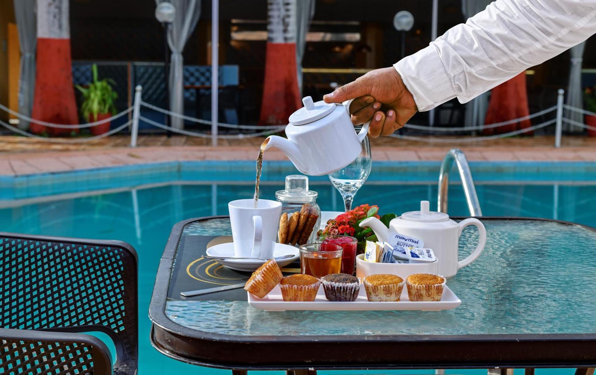 Quality Inn Regency, Nashik Bagian luar foto