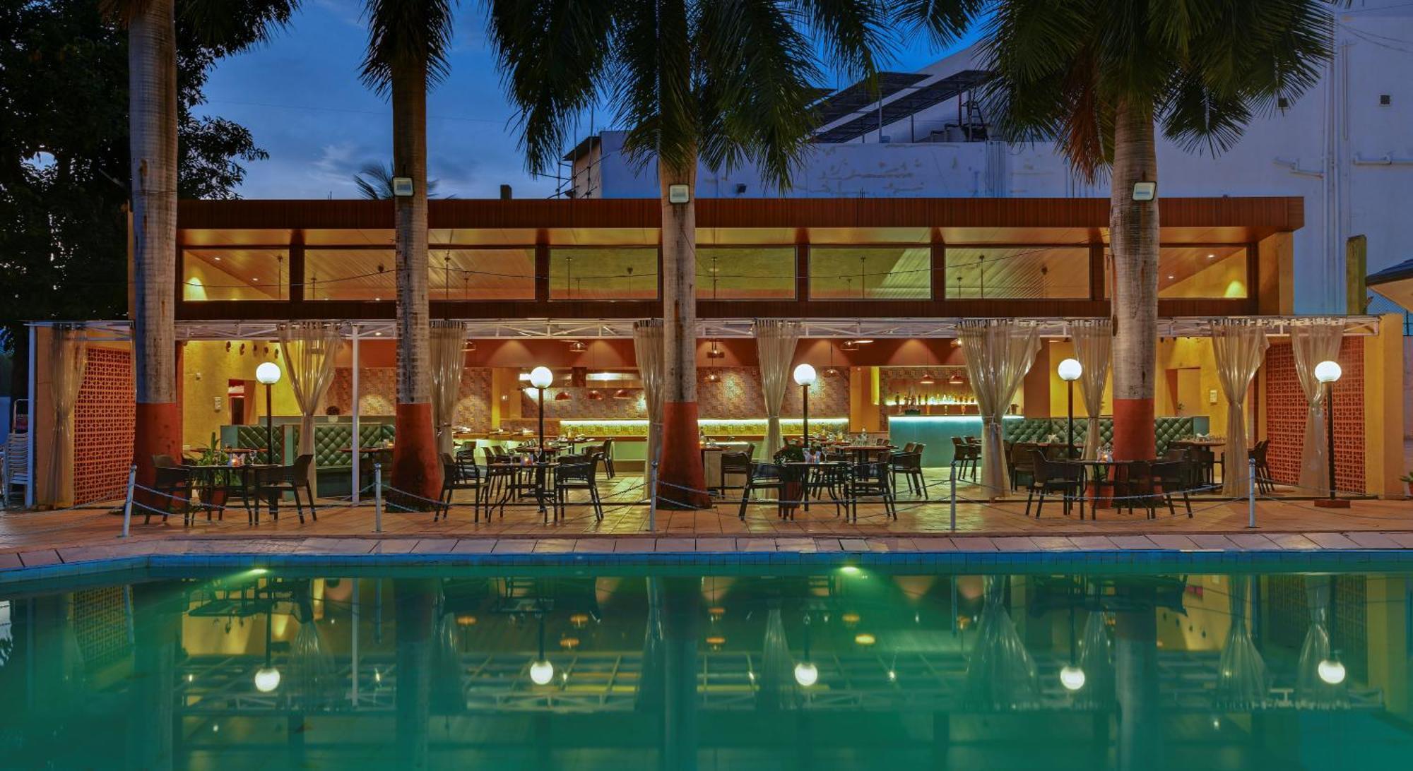 Quality Inn Regency, Nashik Bagian luar foto