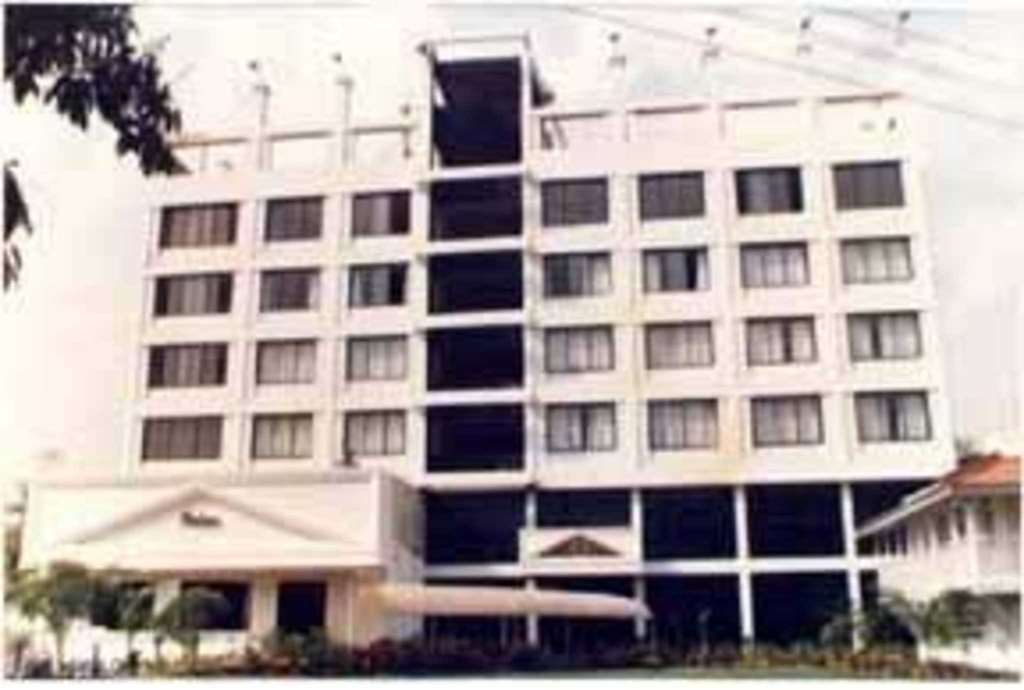 Quality Inn Regency, Nashik Bagian luar foto